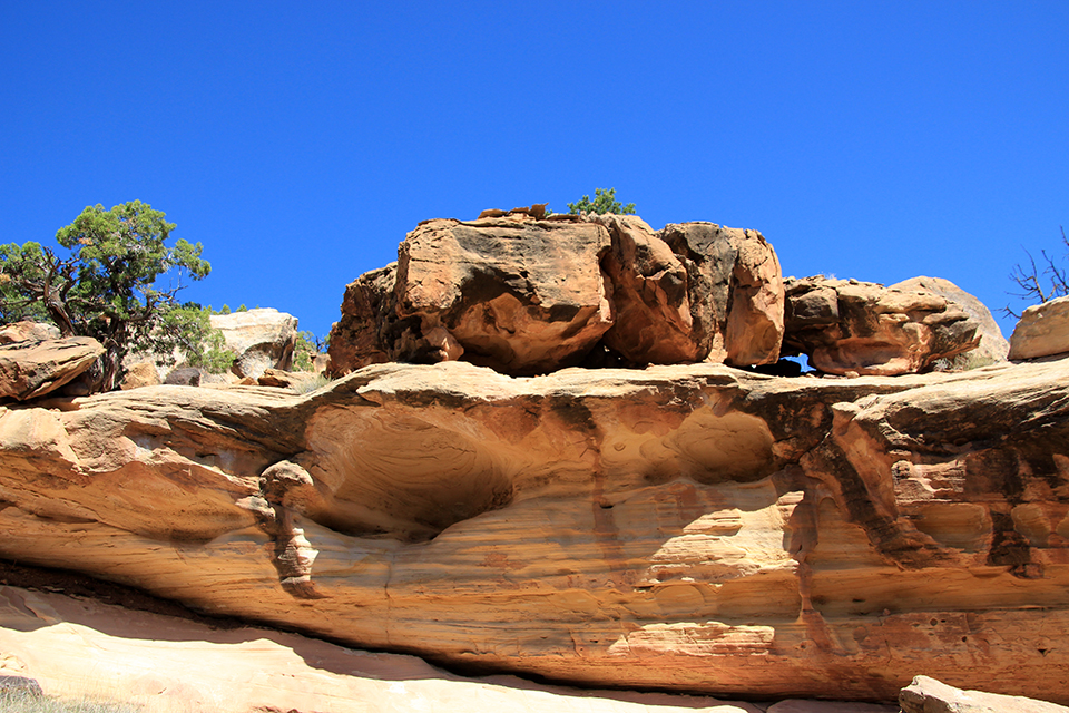 Cohab Canyon Trail Rocks