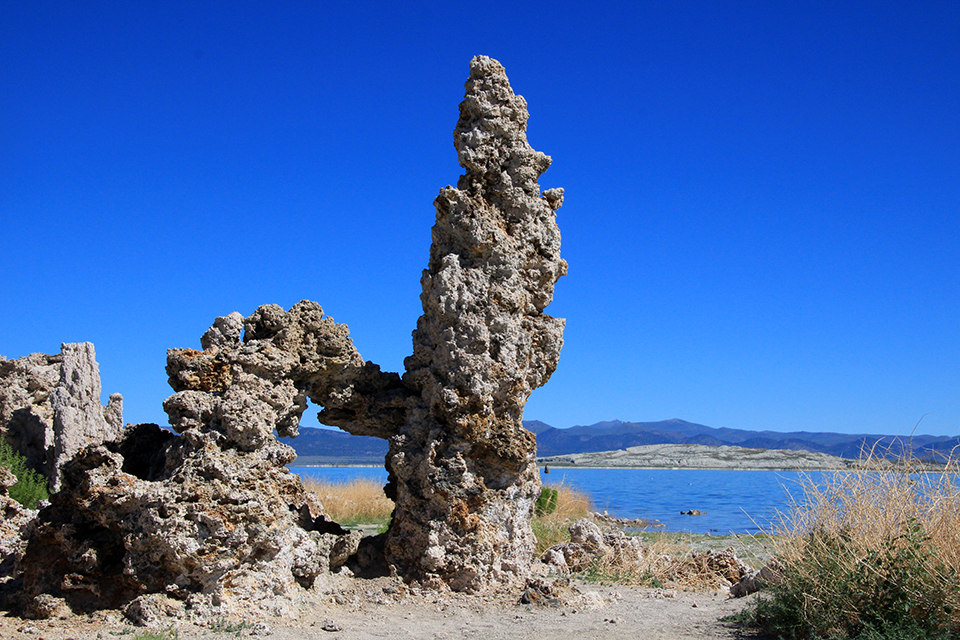 South Tufa Trail